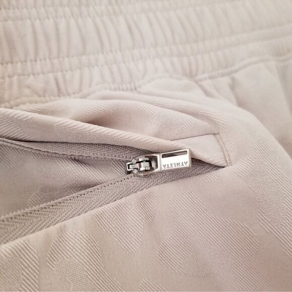 Athleta Brooklyn Textured Jogger in Cream Size 18 - Picture 13 of 16